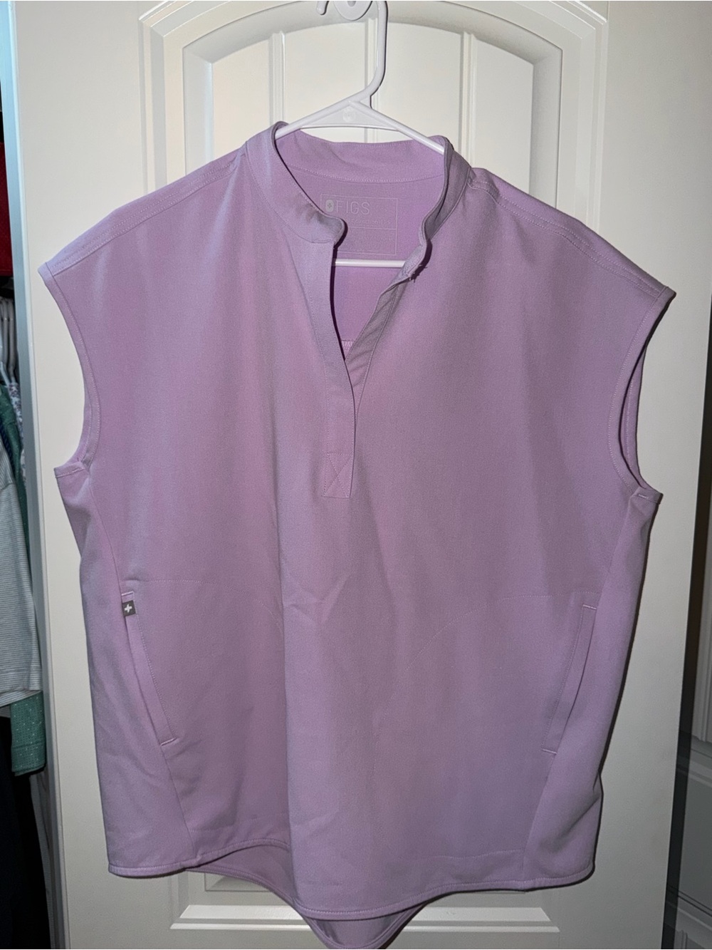 FIGS Women's Rafaela Oversized Scrub Top (Small) & Pants (M/T)